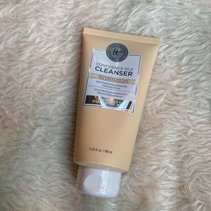 IT Cosmetics “Confidence in a Cleanser” cleansing serum